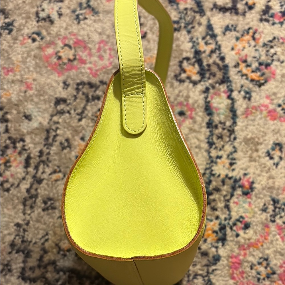 Minor History Hug Shoulder Bag in Lemon - Picture 3 of 8